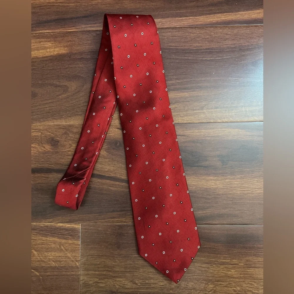 Brooks Brothers Makers Burgundy Pure Silk Tie with Geometric Design
